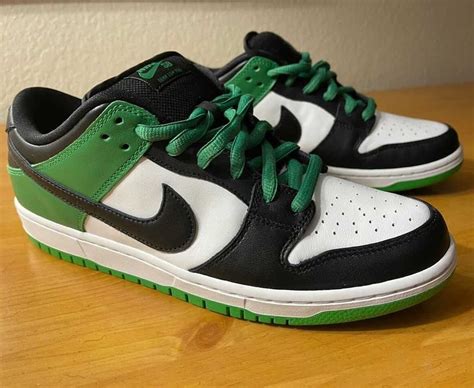 Nike Dunk Low trainers in green